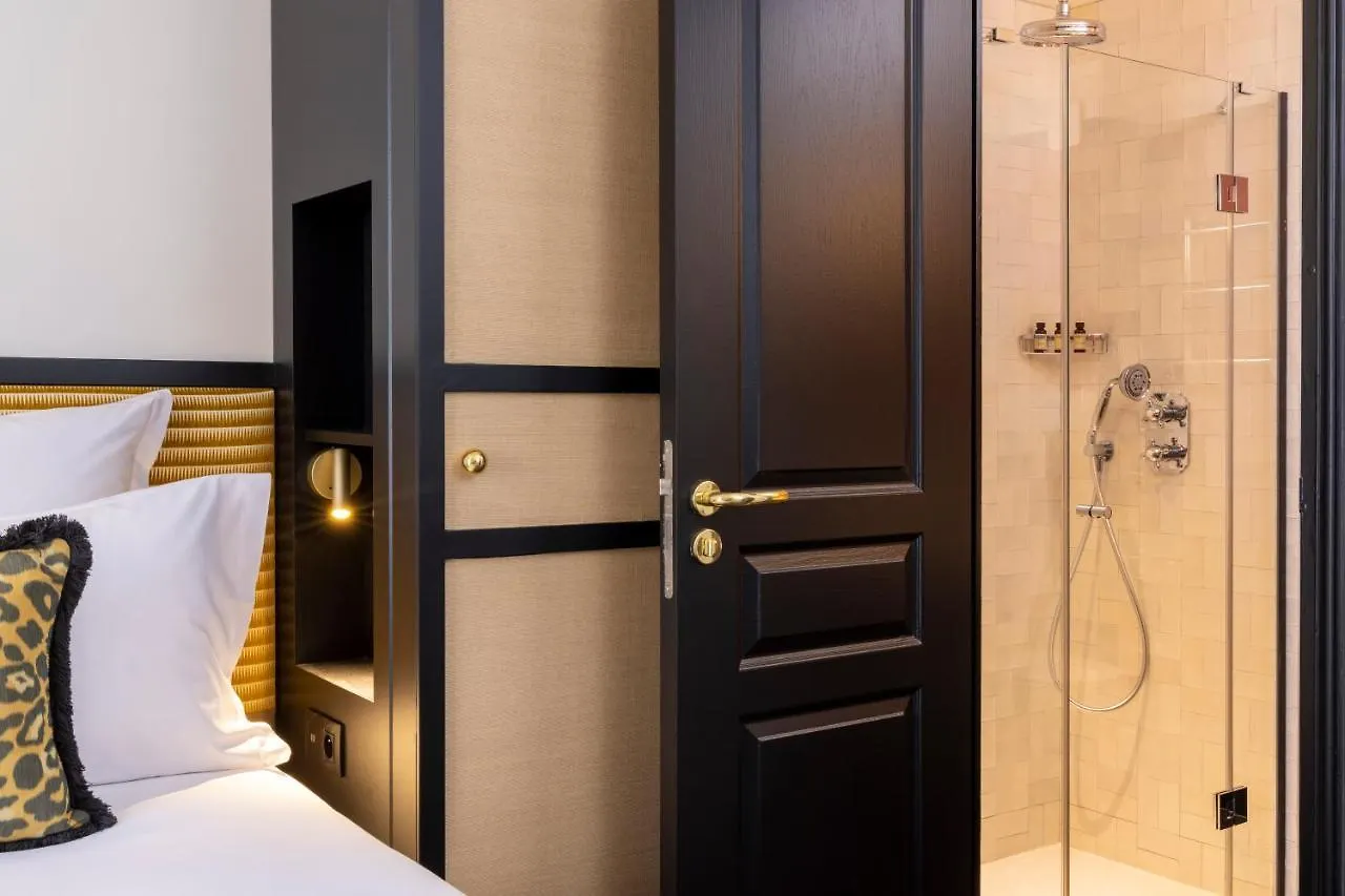 Grand Hotel Chicago Paris 4*,