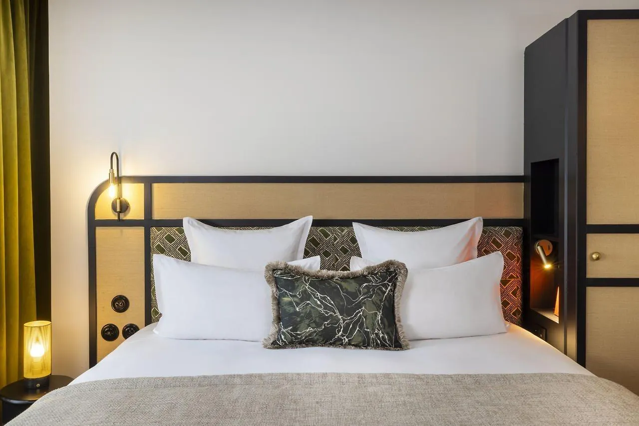 Grand Hotel Chicago Paris 4*,
