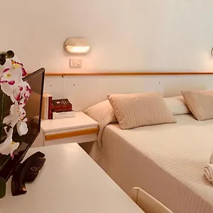 Labrador 3* Cattolica