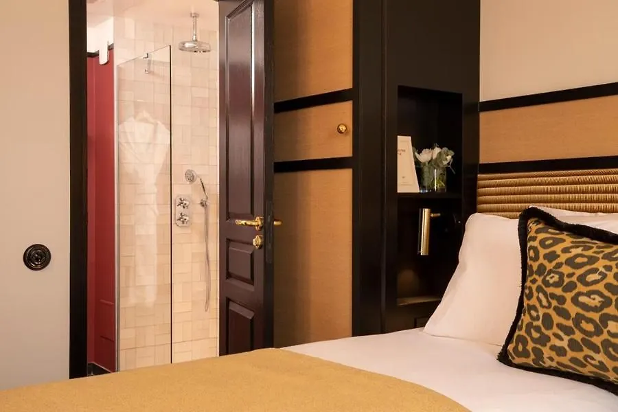 ****  Grand Hotel Chicago Paris Fransa
