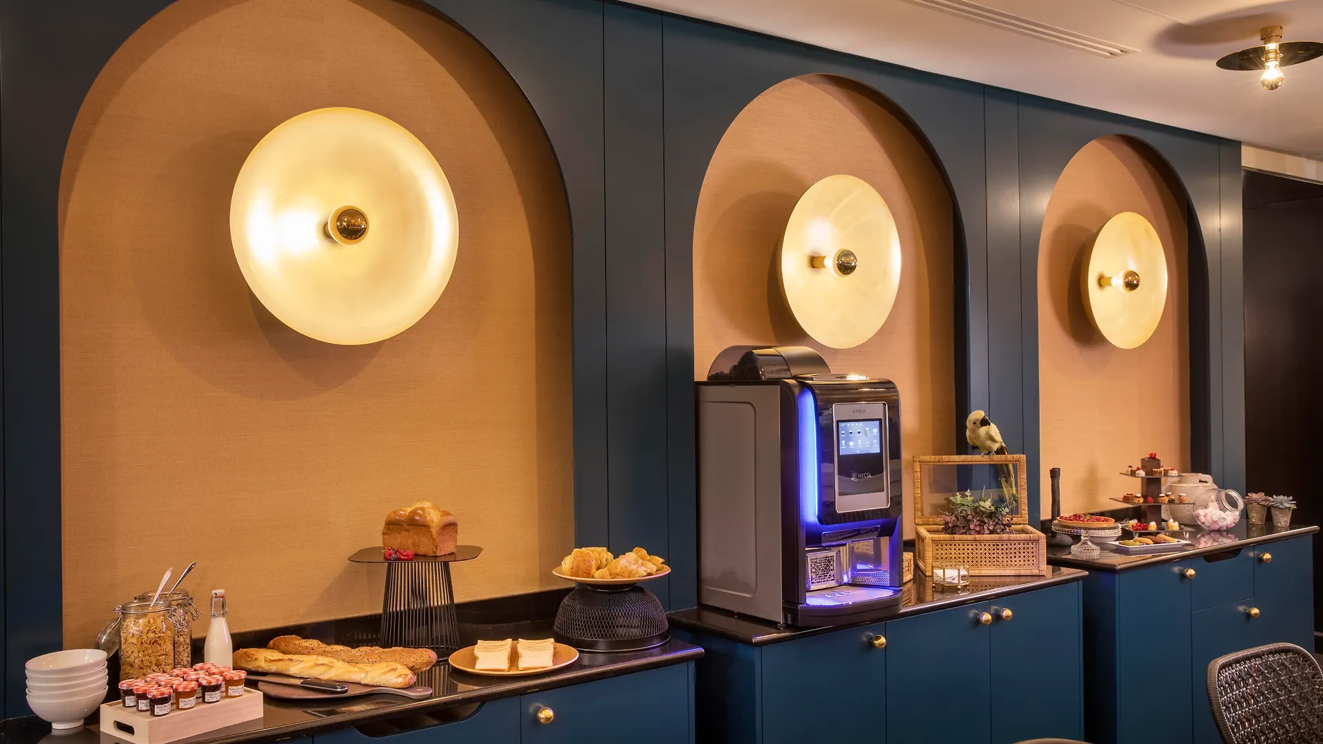 Grand Hotel Chicago Paris 4*,